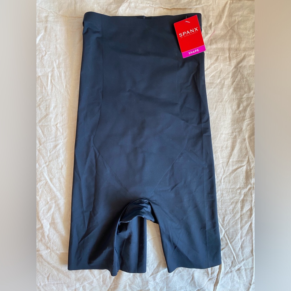 NWT Spanx Vary Black High Waisted Midthigh Short - Picture 1 of 5